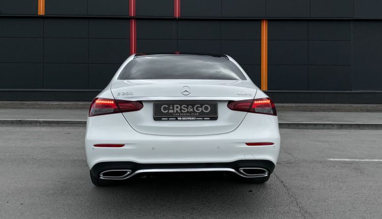 Mercedes-Benz E200 4MAT AMG