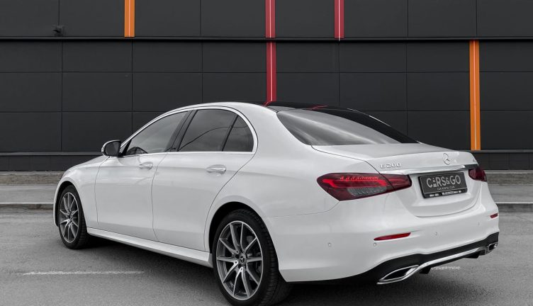 Mercedes-Benz E200 4MAT AMG